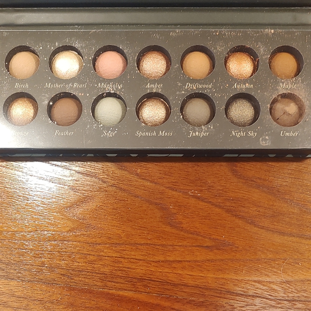 Laura Geller Warm Neutral Eyeshadow Palette - Gold, Brown, Cream, Pink